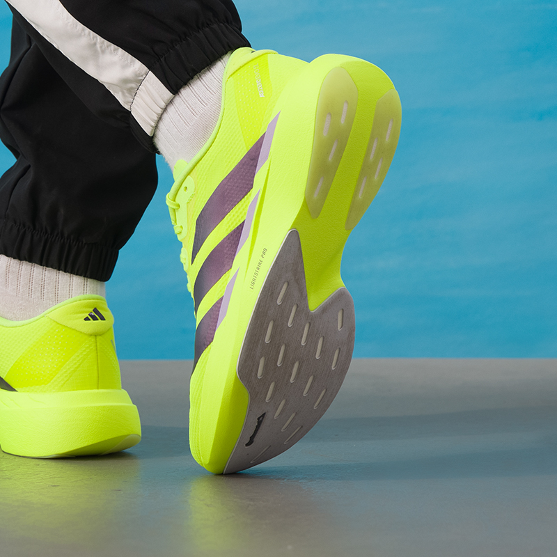 아디다스 남성용 신발, 오리지널 경량 로드 러닝화, 통 - Lightweight Road Running Shoes 리뷰 및 가격